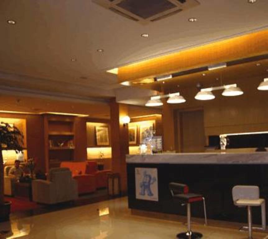 Hotel Xinlong River 3*