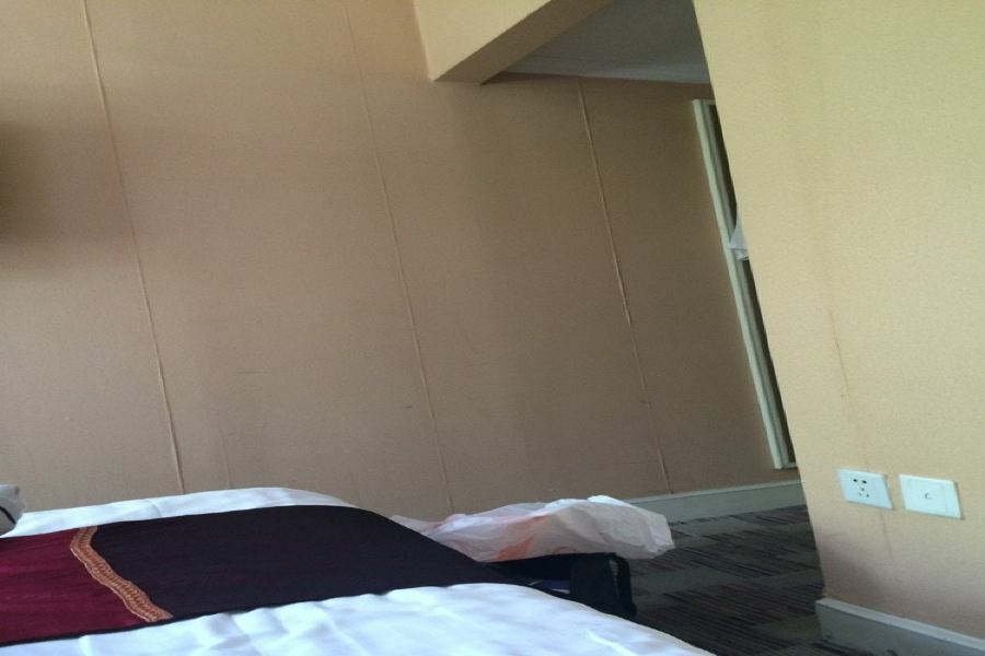 Xinlong River Hotel 3*